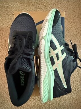 ASICS Navy and Mint Green Women's Running Sneakers size 7 new with out box